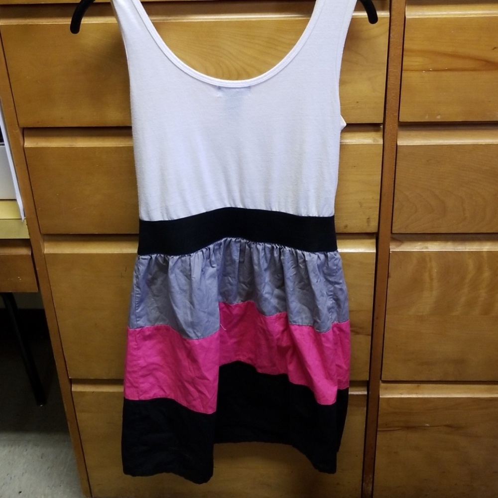 Dress - Picture 2 of 3